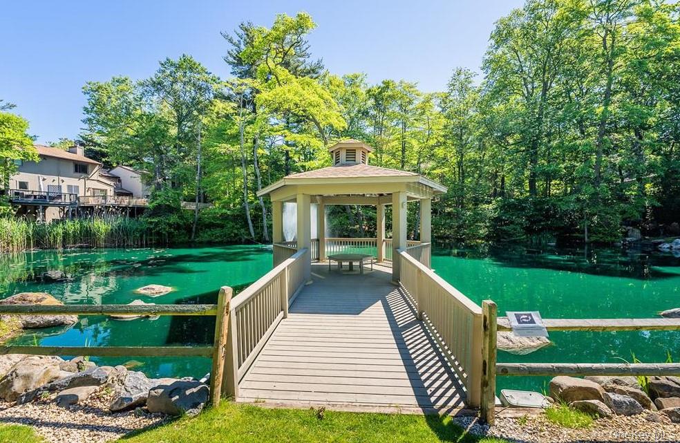 33 Club House Court # 33, Jericho, NY 11753