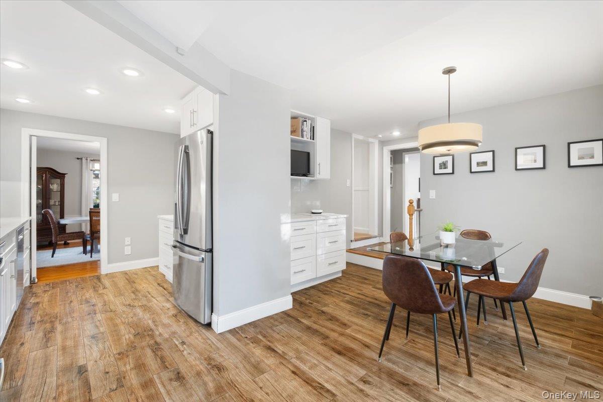 12 Stoneleigh Close, Scarsdale, NY 10583