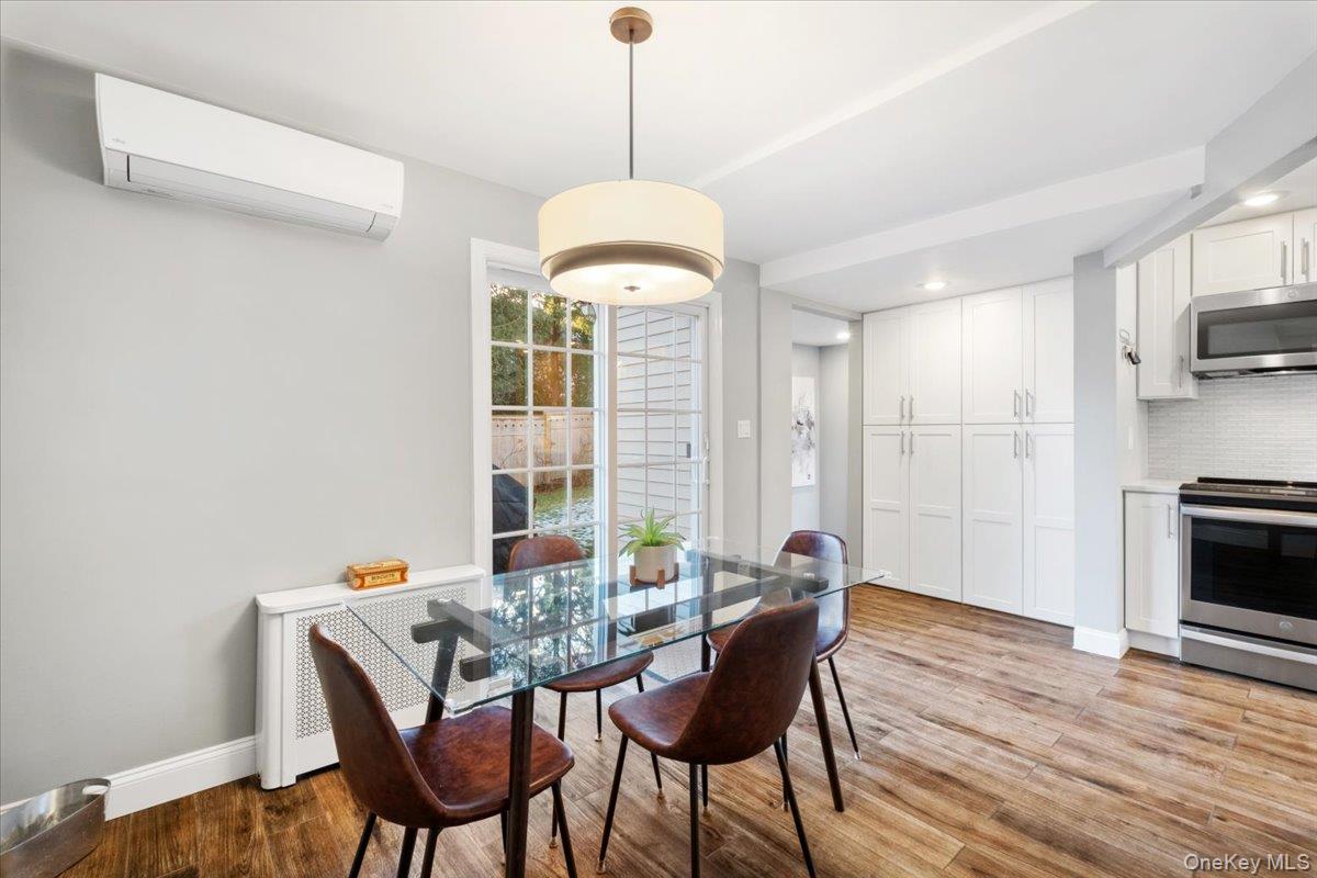 12 Stoneleigh Close, Scarsdale, NY 10583