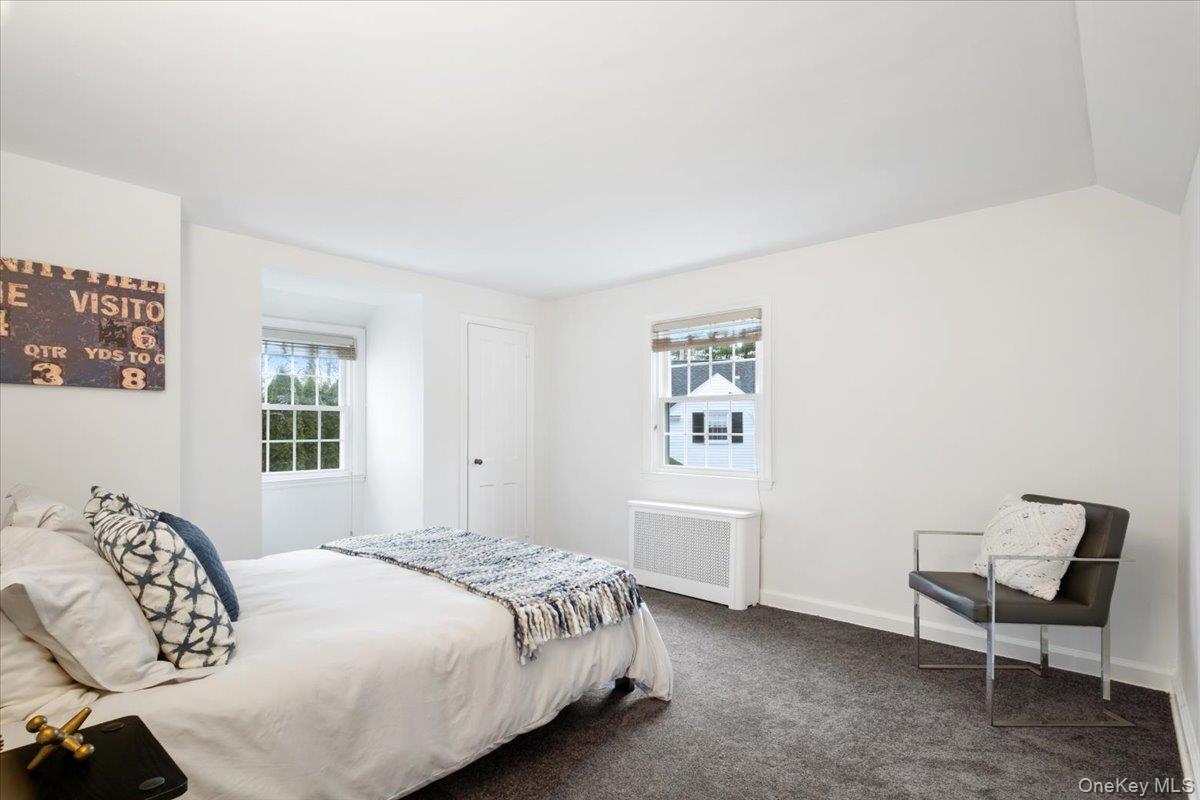 12 Stoneleigh Close, Scarsdale, NY 10583