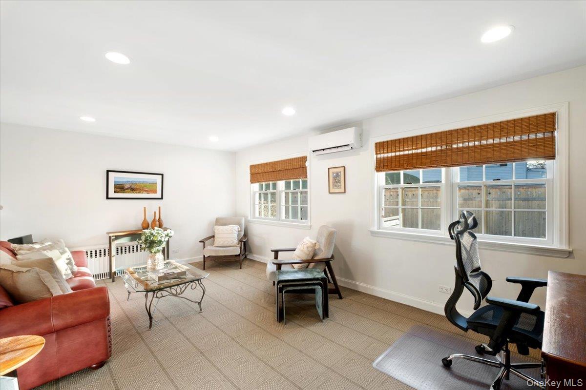 12 Stoneleigh Close, Scarsdale, NY 10583