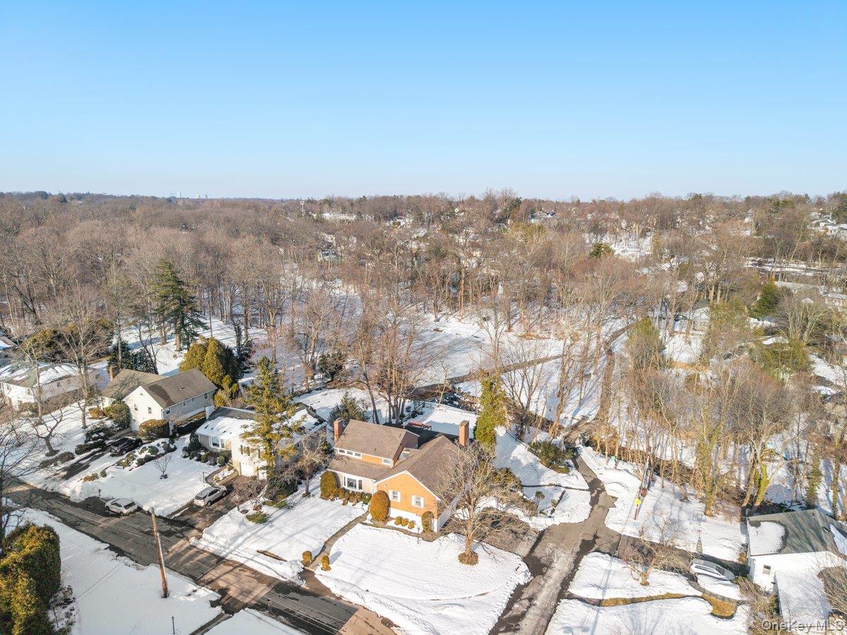 3 Runyon Place, Scarsdale, NY 10583