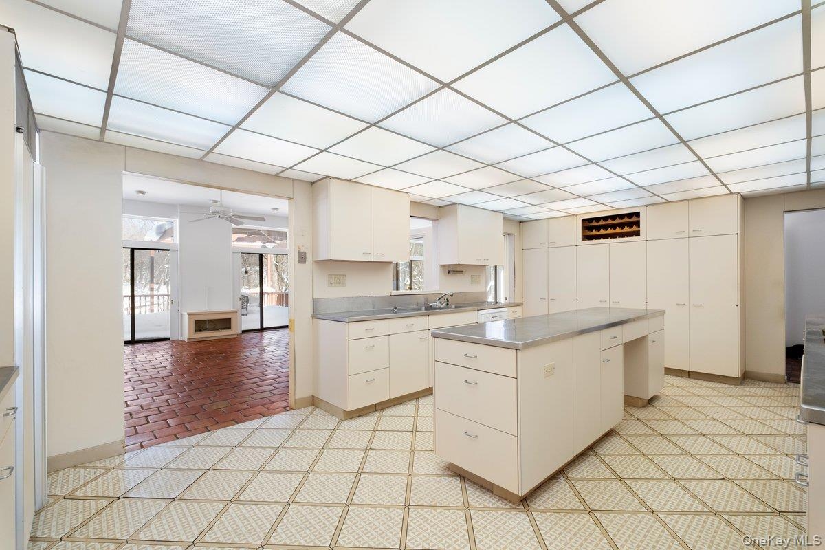 3 Runyon Place, Scarsdale, NY 10583