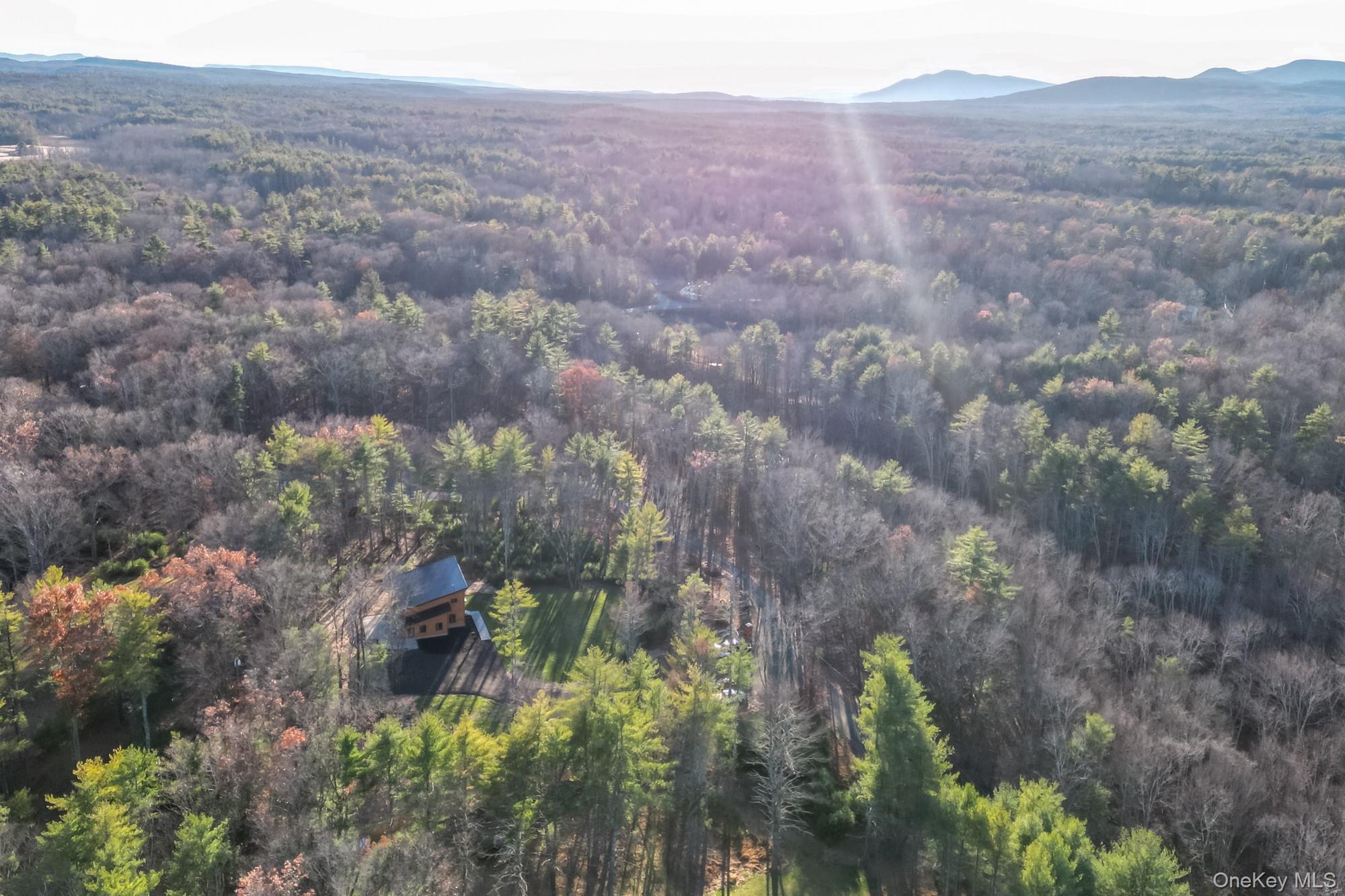 33 Betten Court, Saugerties, NY 12477