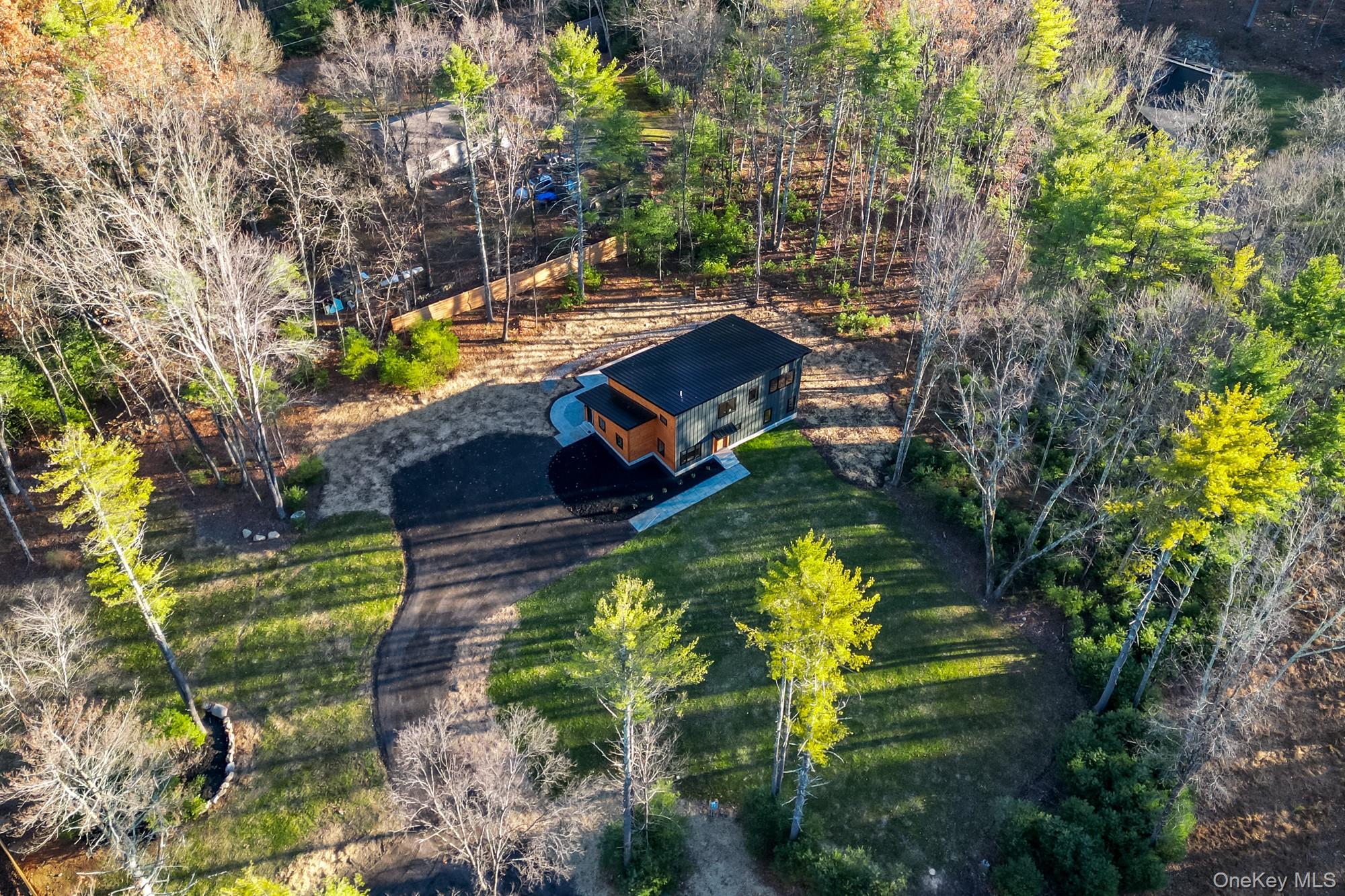 33 Betten Court, Saugerties, NY 12477