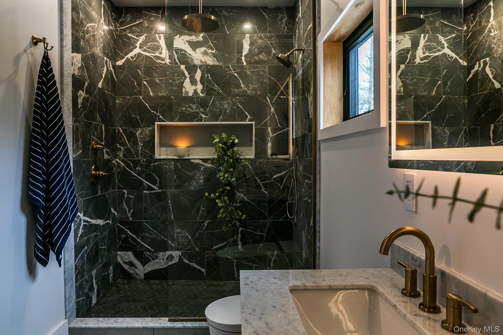 33 Betten Court, Saugerties, NY 12477