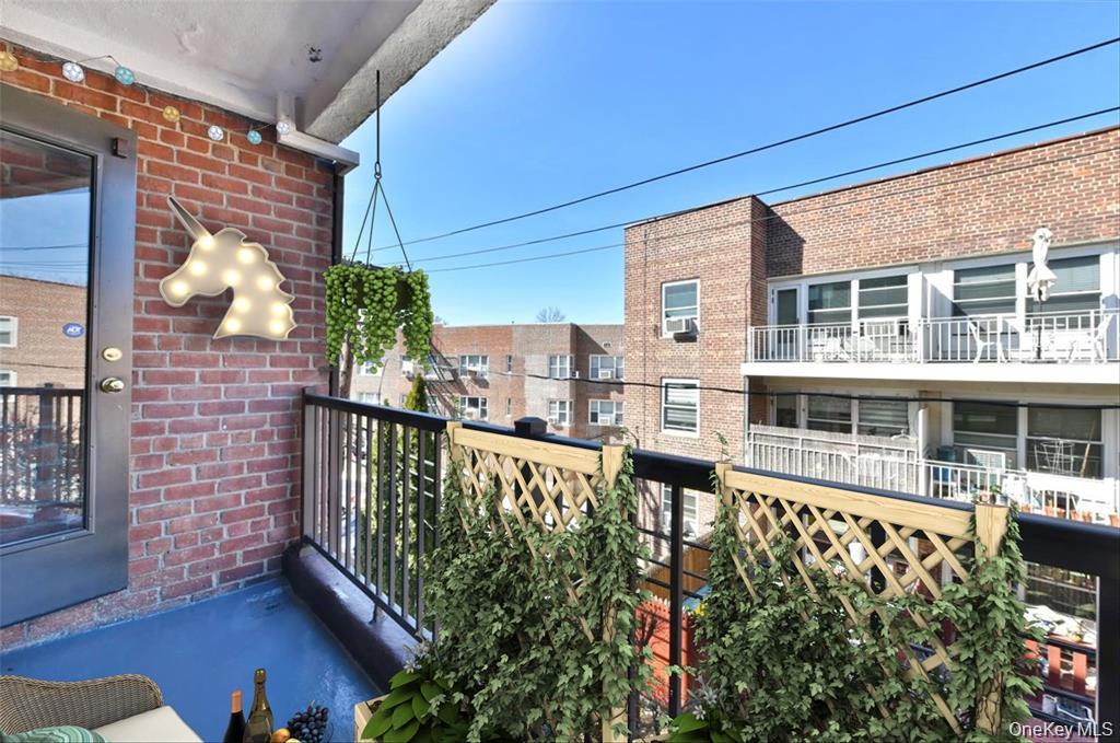 15 Hill Park Avenue # 2-C, Great Neck, NY 11021