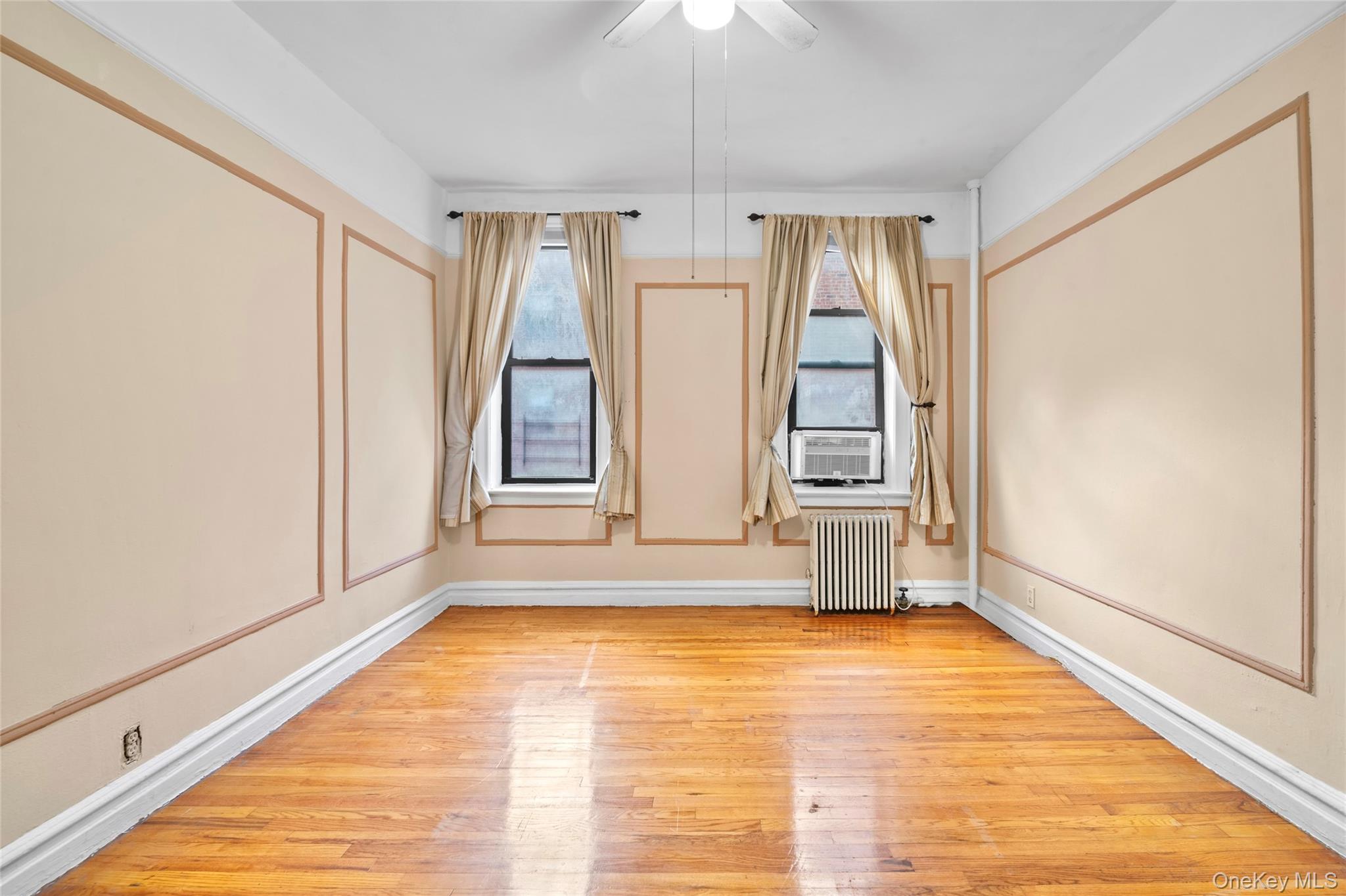 3720 81 Strret # 5E, Jackson Heights, NY 11372