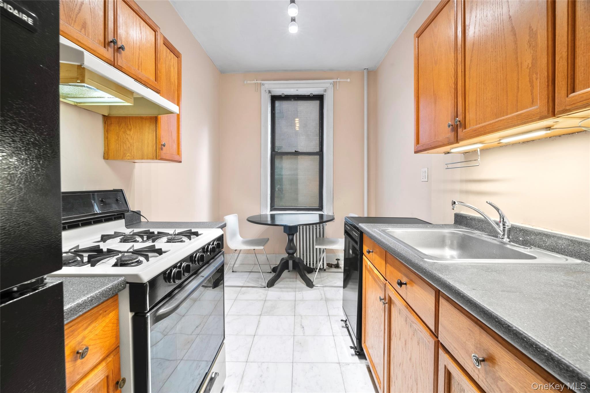 3720 81 Strret # 5E, Jackson Heights, NY 11372