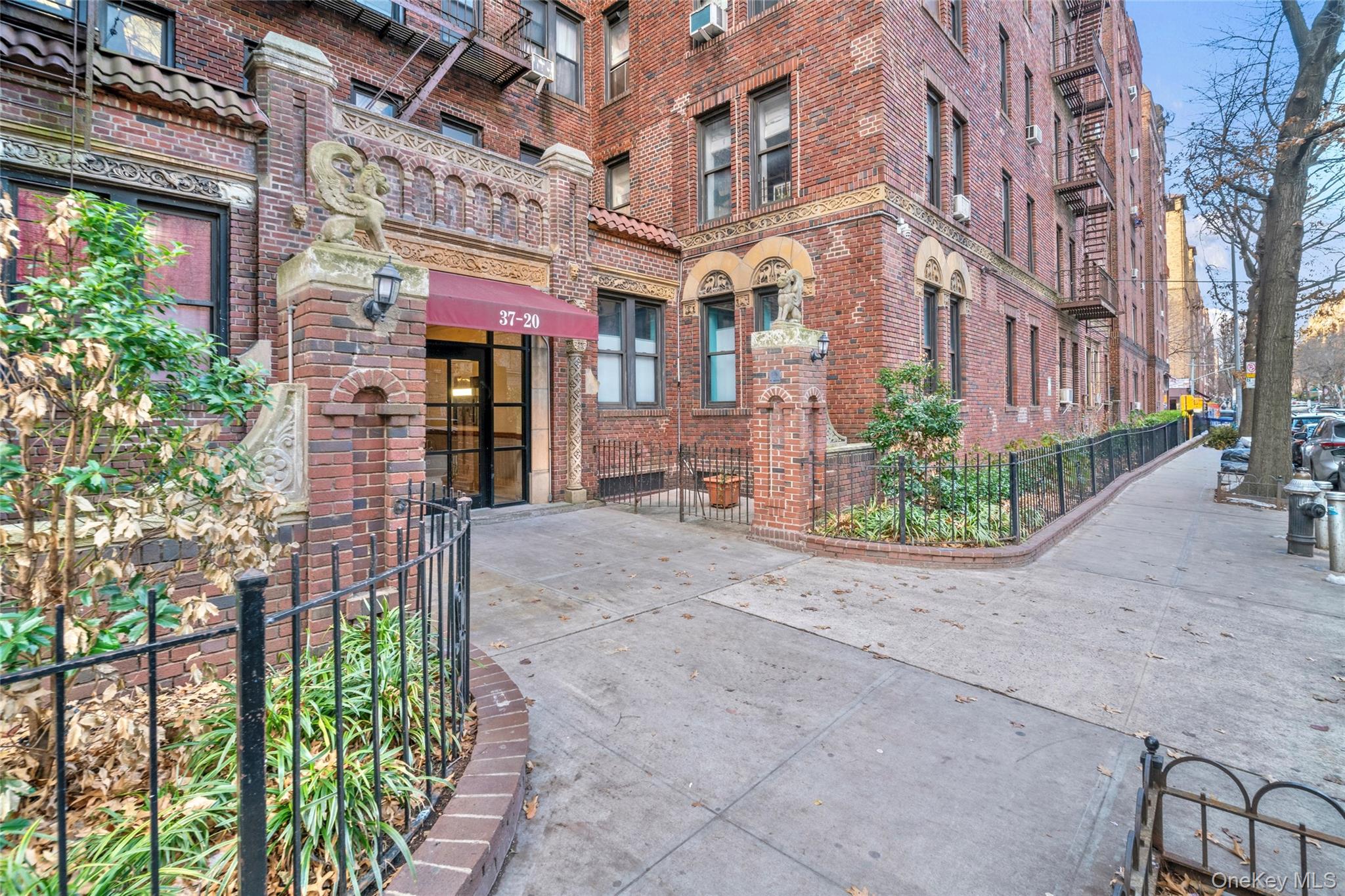 3720 81 Strret # 5E, Jackson Heights, NY 11372