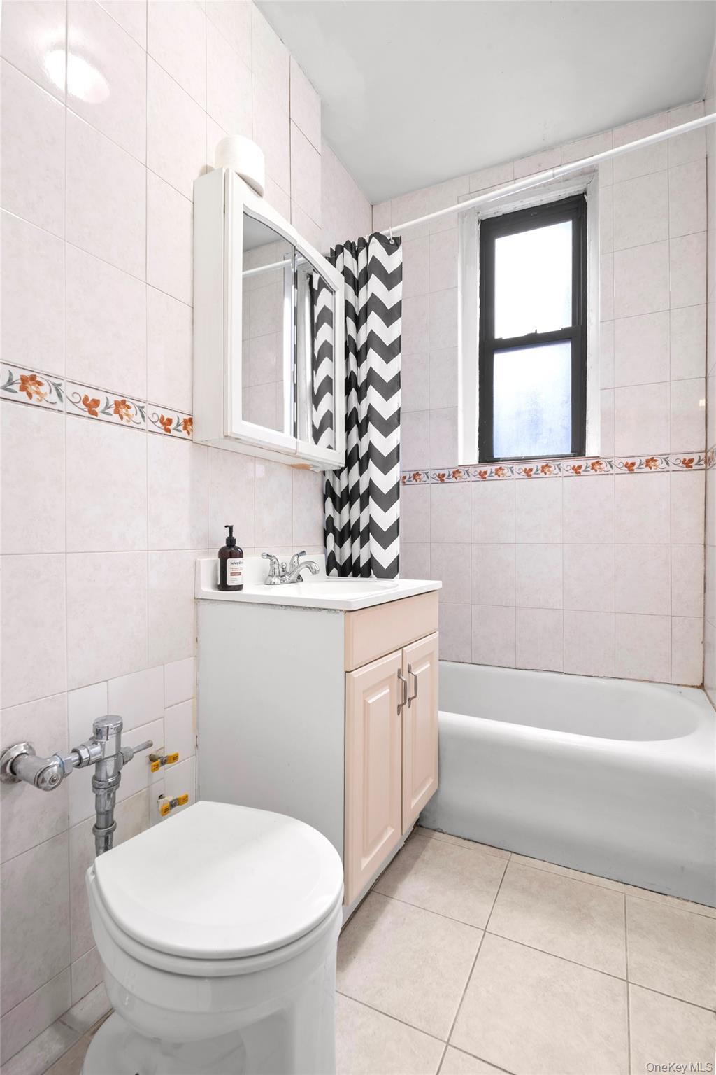 3720 81 Strret # 5E, Jackson Heights, NY 11372