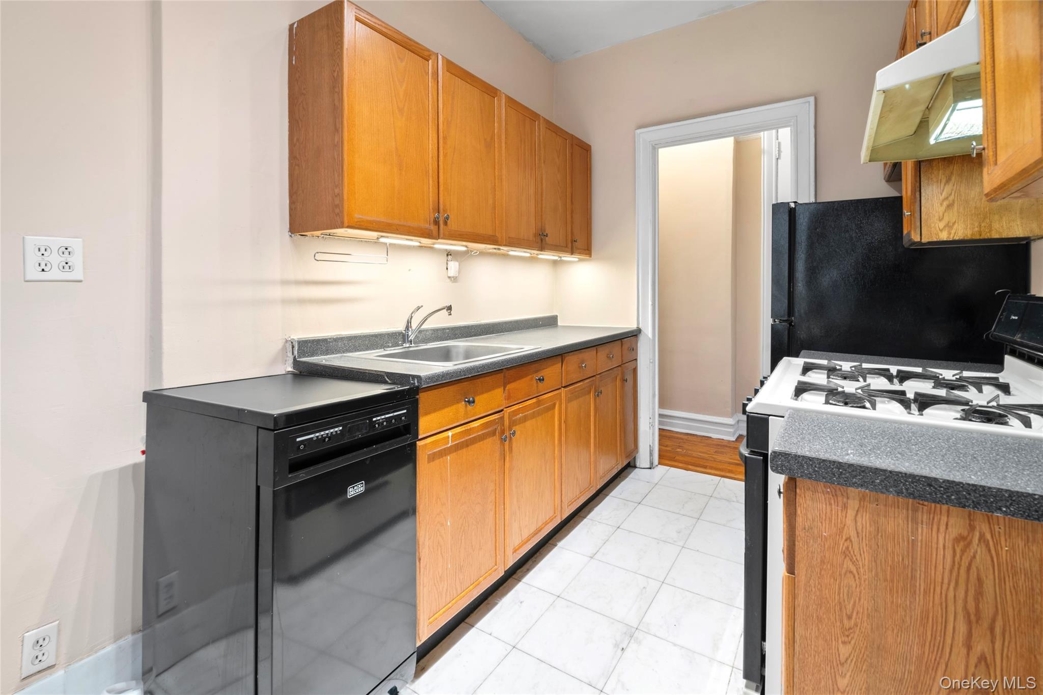 3720 81 Strret # 5E, Jackson Heights, NY 11372