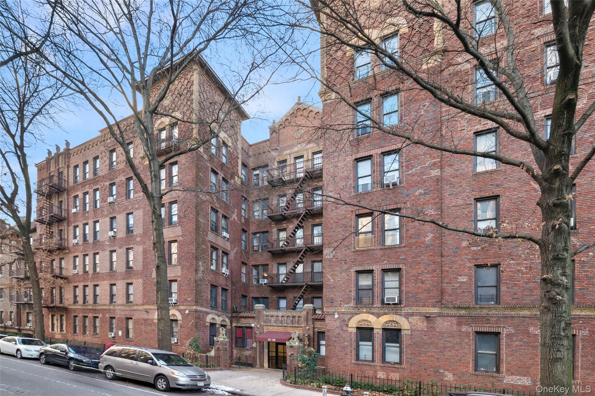 3720 81 Strret # 5E, Jackson Heights, NY 11372
