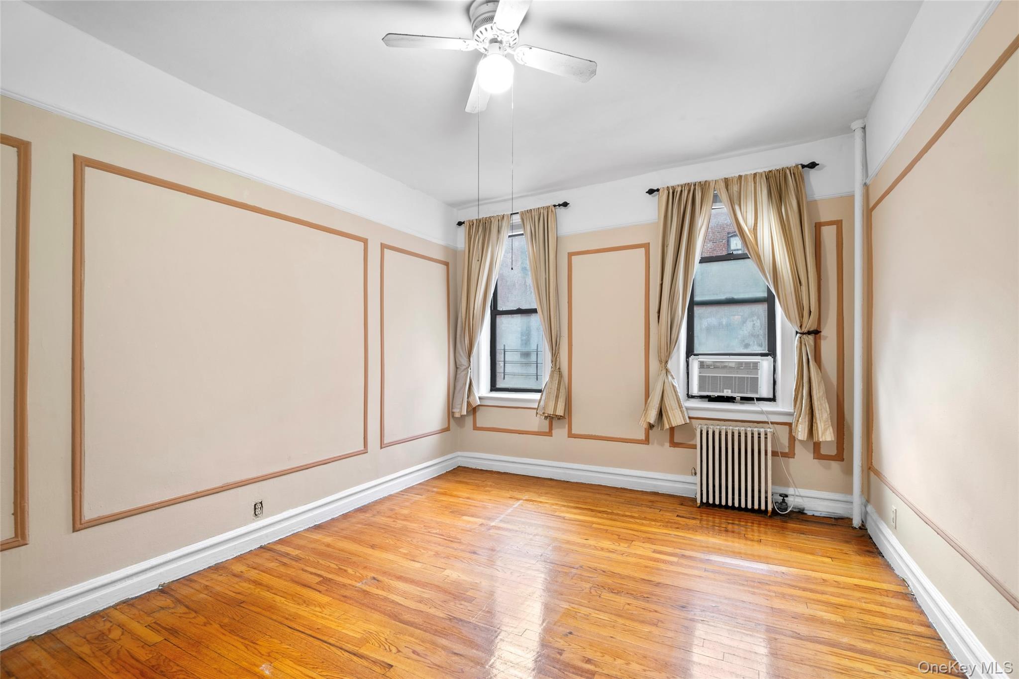 3720 81 Strret # 5E, Jackson Heights, NY 11372