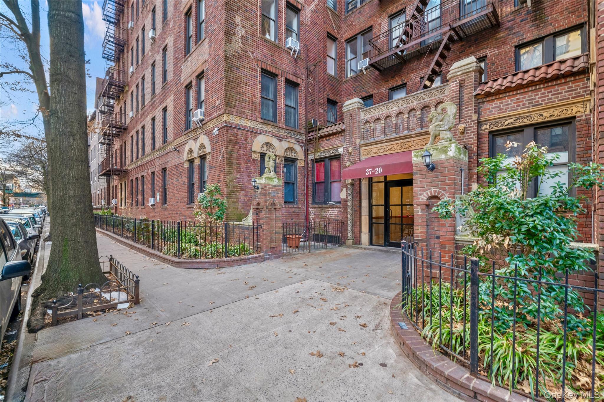 3720 81 Strret # 5E, Jackson Heights, NY 11372