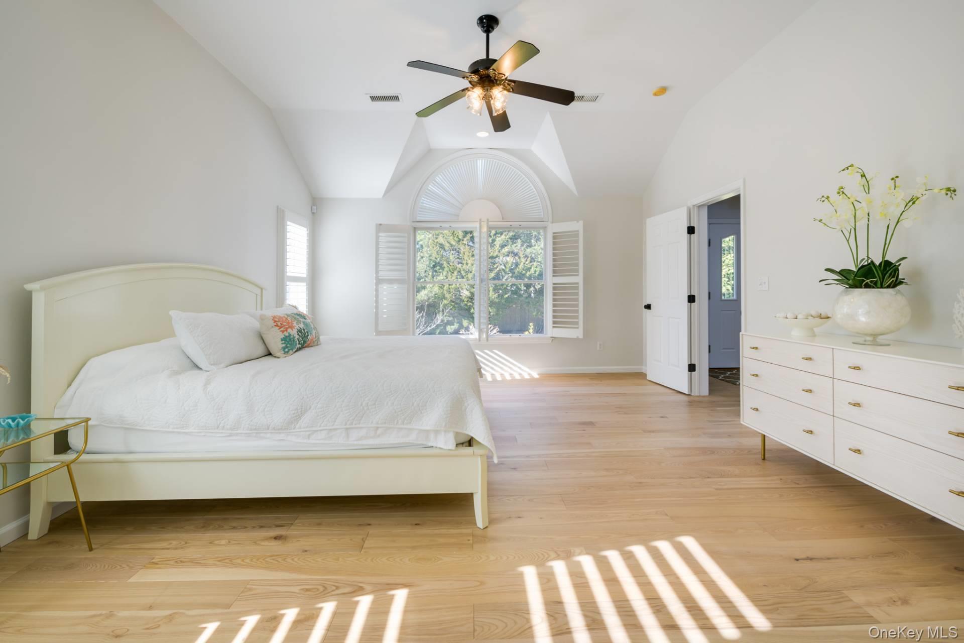 9 Carter Road, Hampton Bays, NY 11946