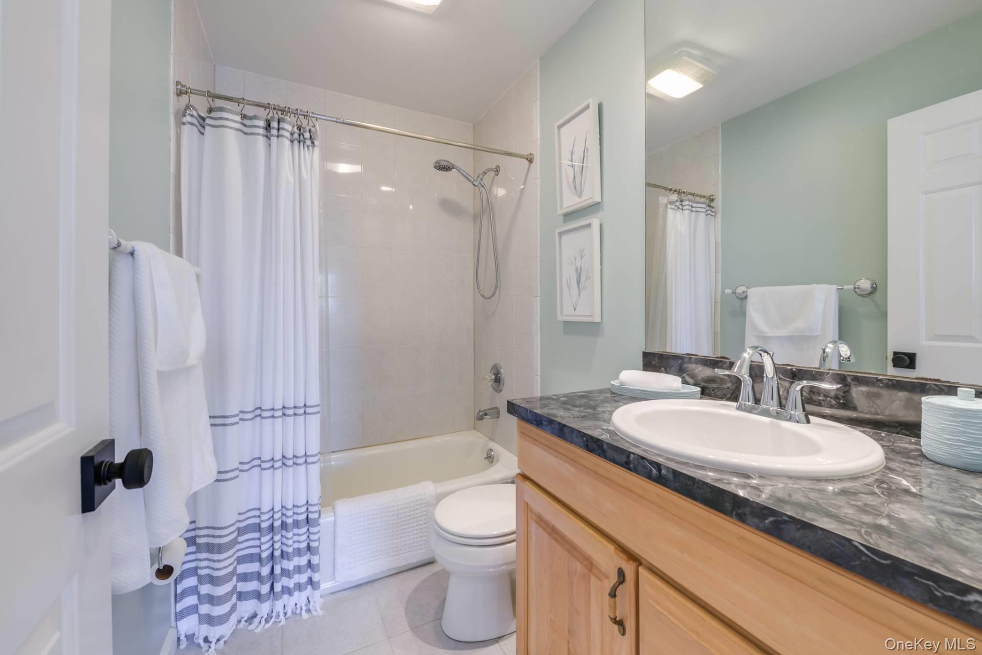 9 Carter Road, Hampton Bays, NY 11946