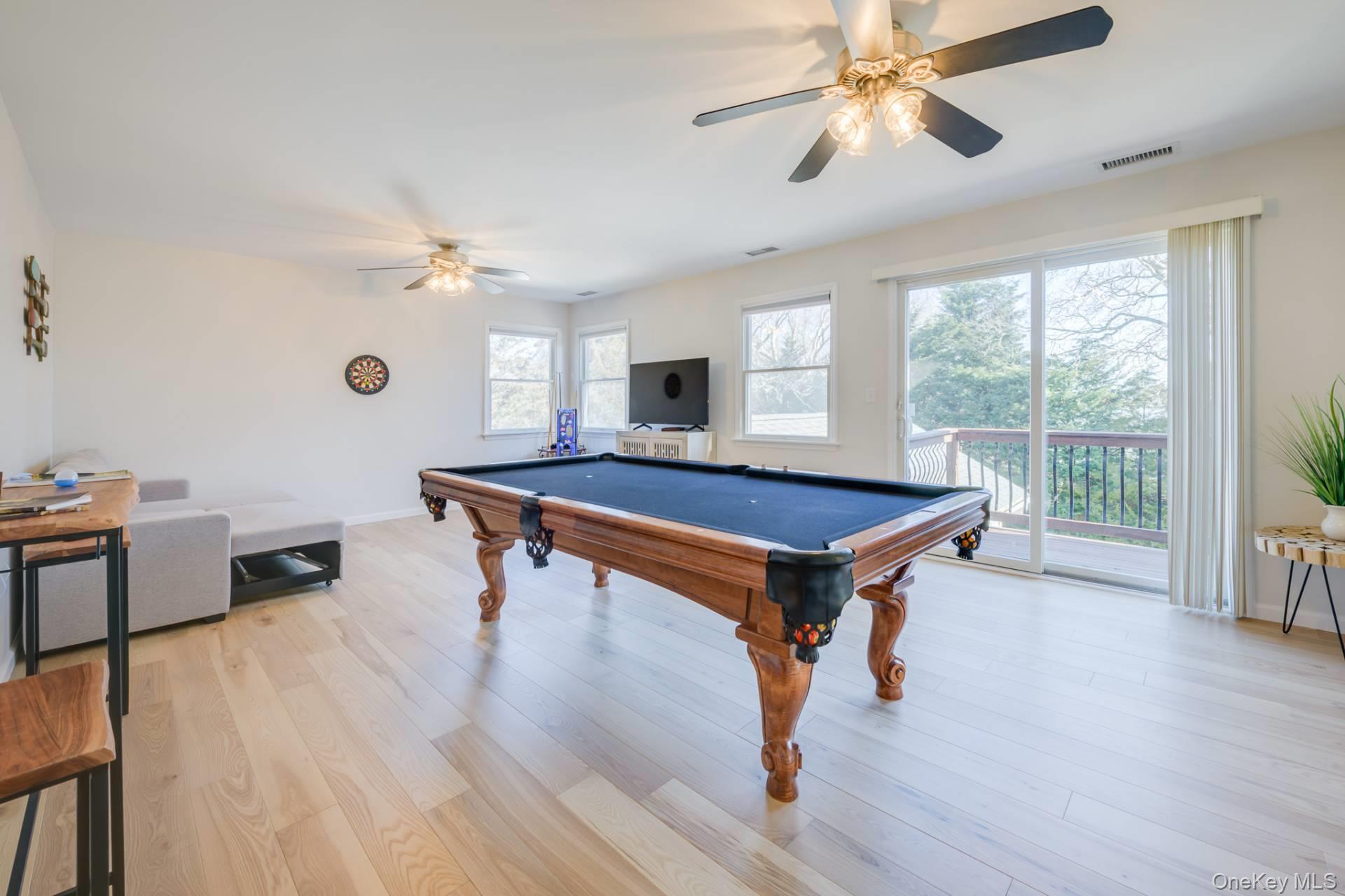 9 Carter Road, Hampton Bays, NY 11946