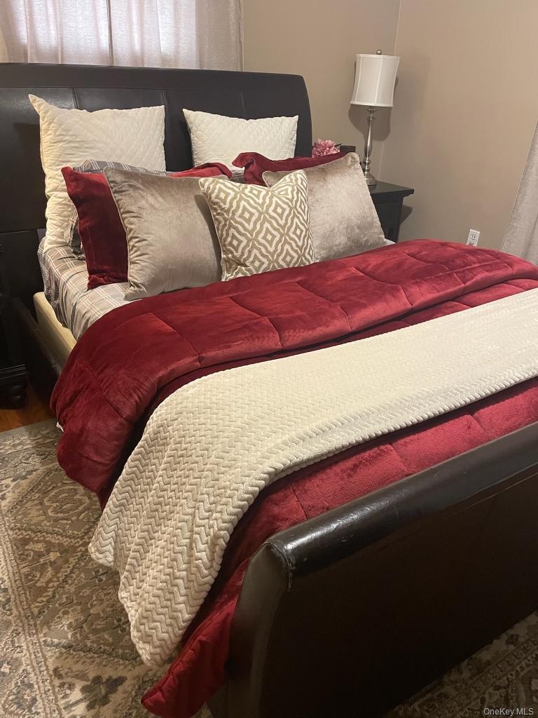 12 Garland Lane, Westbury, NY 11590