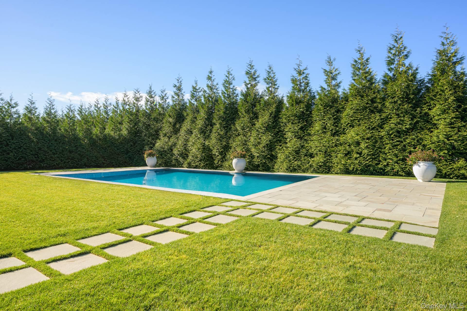 94 Rosko Lane, Southampton, NY 11968