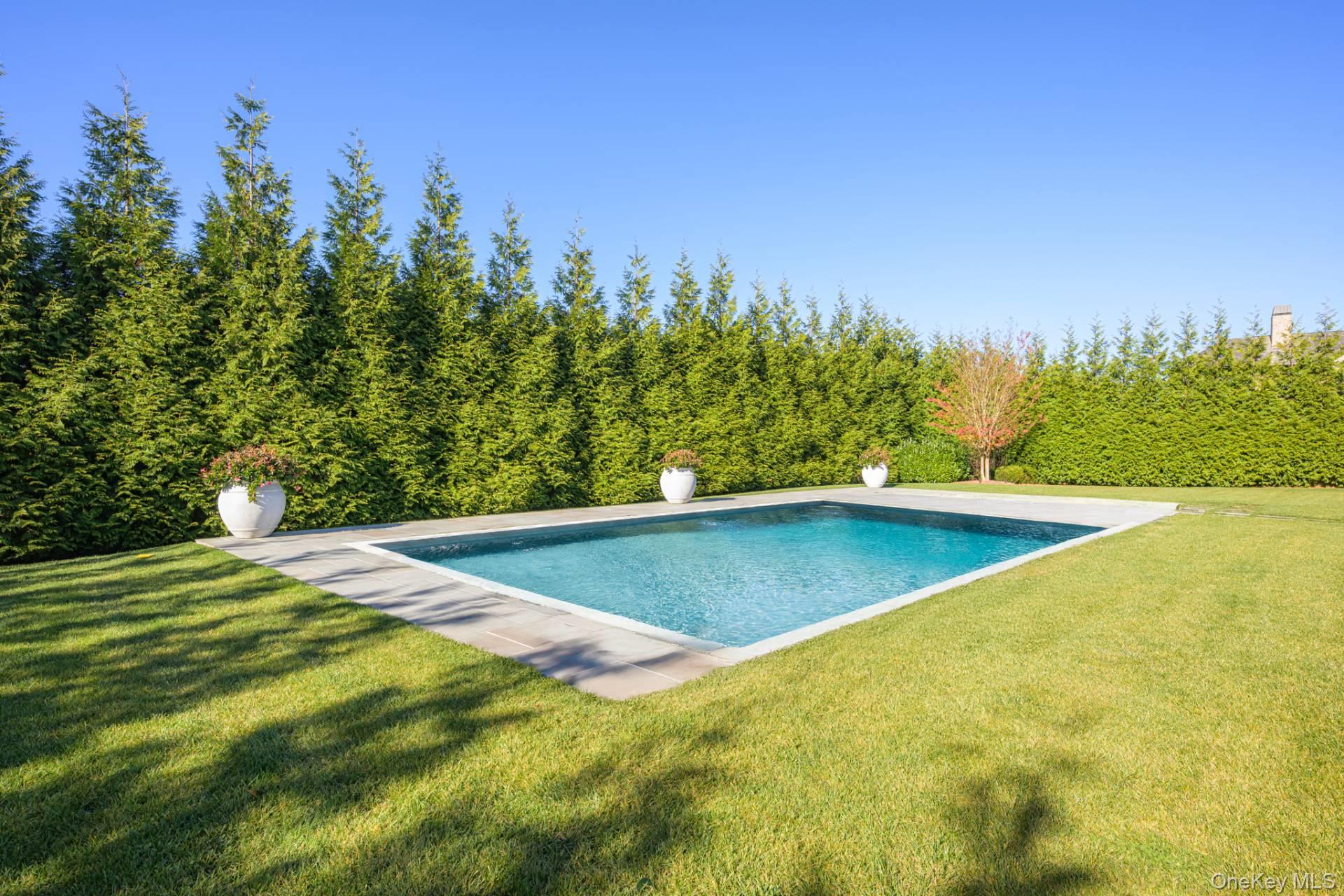 94 Rosko Lane, Southampton, NY 11968