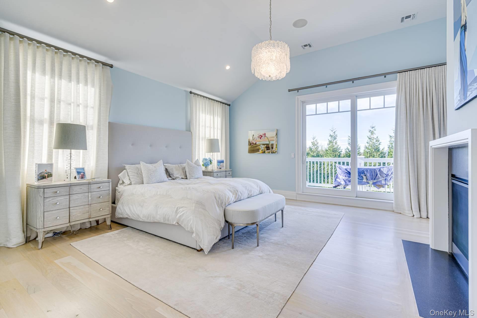 94 Rosko Lane, Southampton, NY 11968