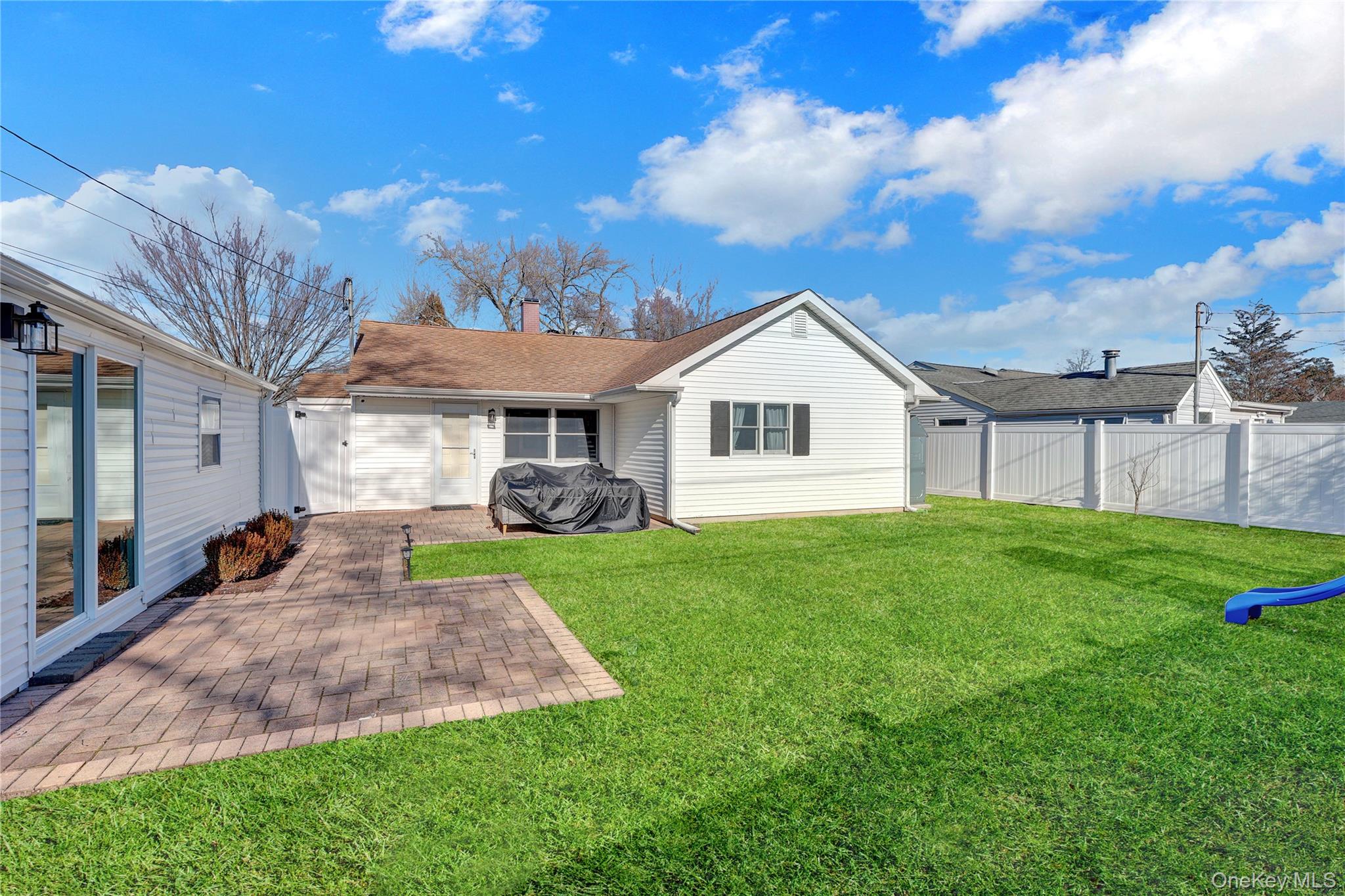 20 Collins Road, Glen Head, NY 11542