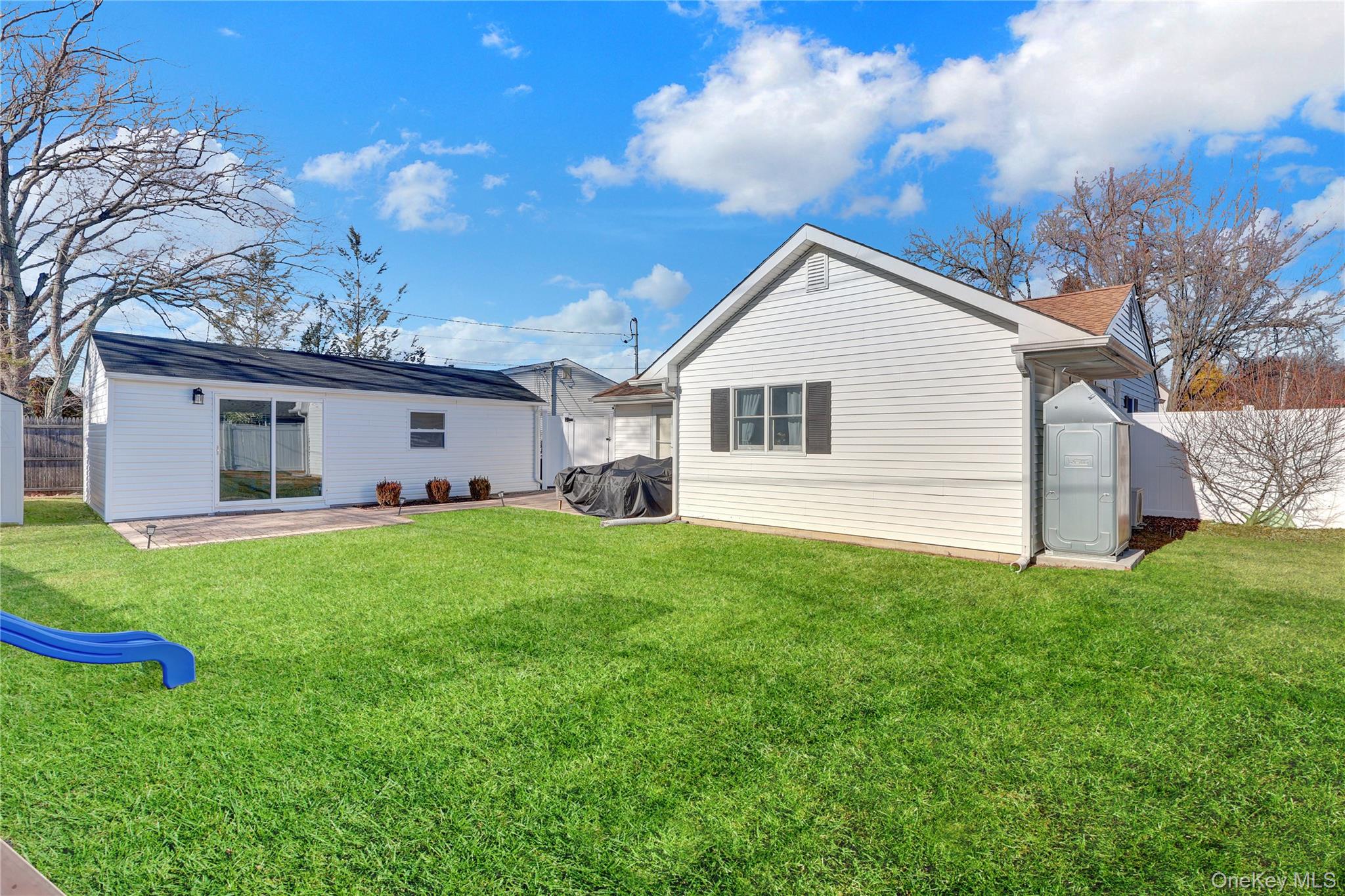 20 Collins Road, Glen Head, NY 11542