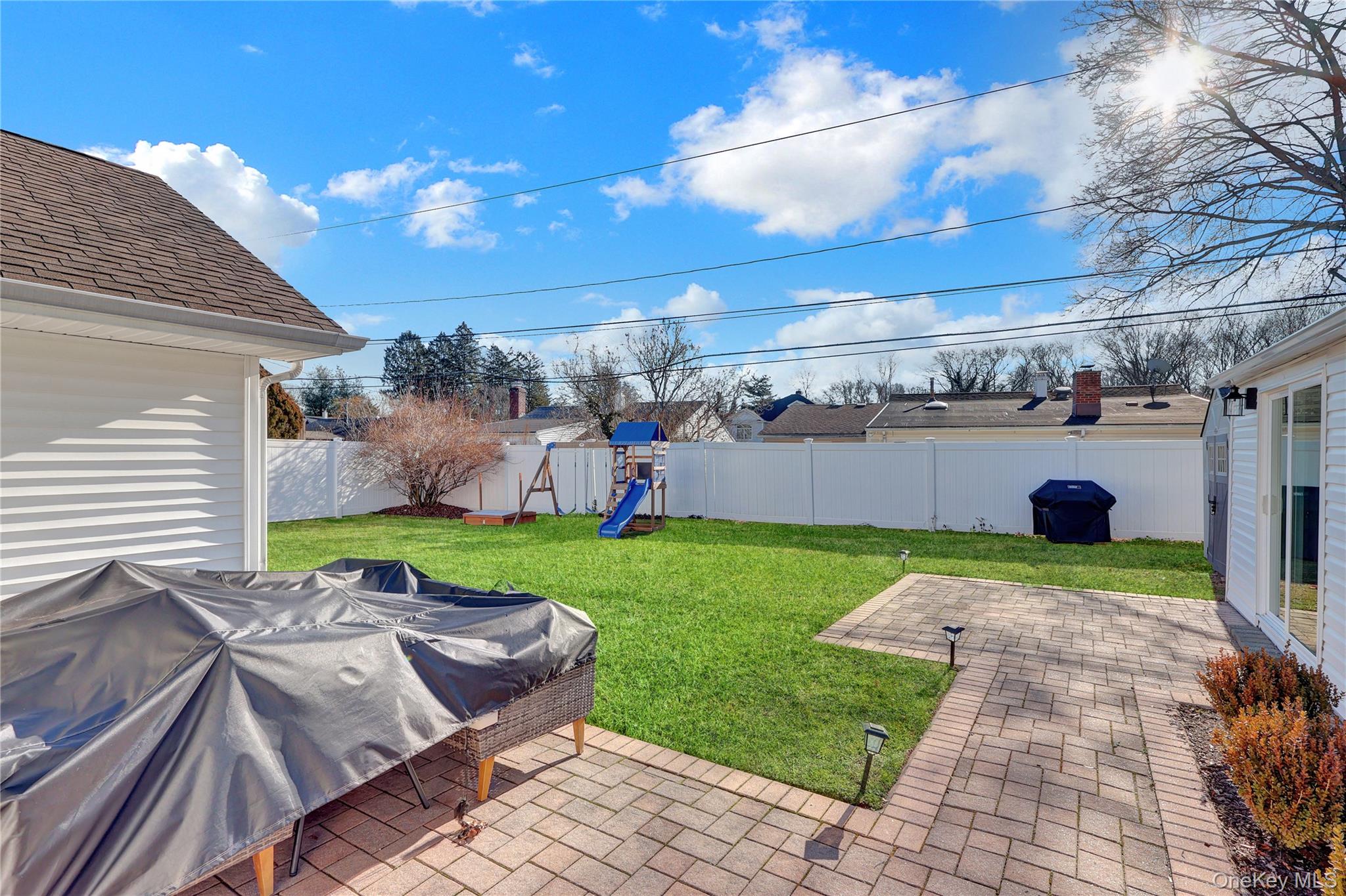 20 Collins Road, Glen Head, NY 11542