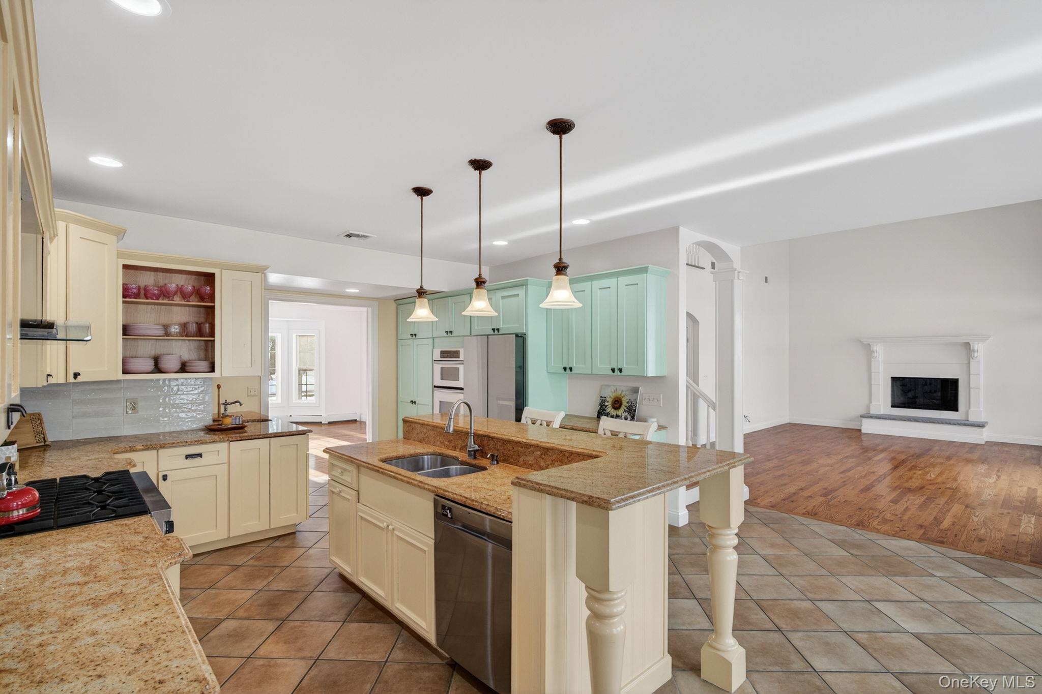 30 Alison Court, Kingston, NY 12401