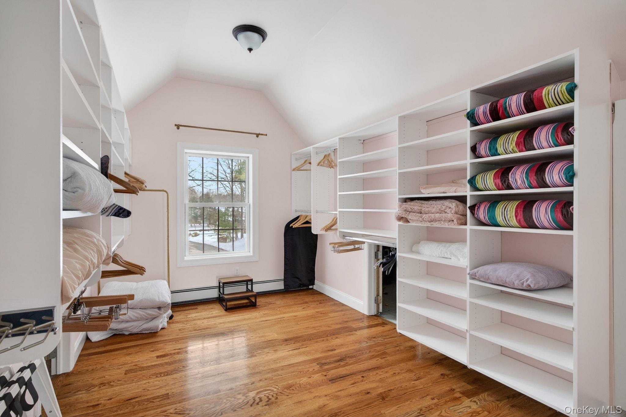 30 Alison Court, Kingston, NY 12401