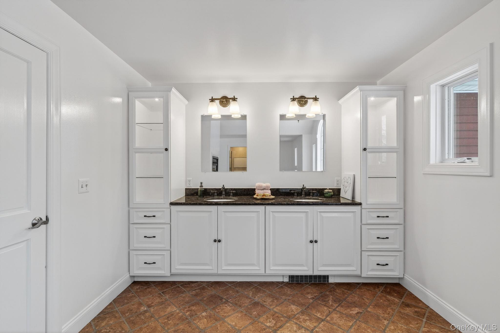 30 Alison Court, Kingston, NY 12401