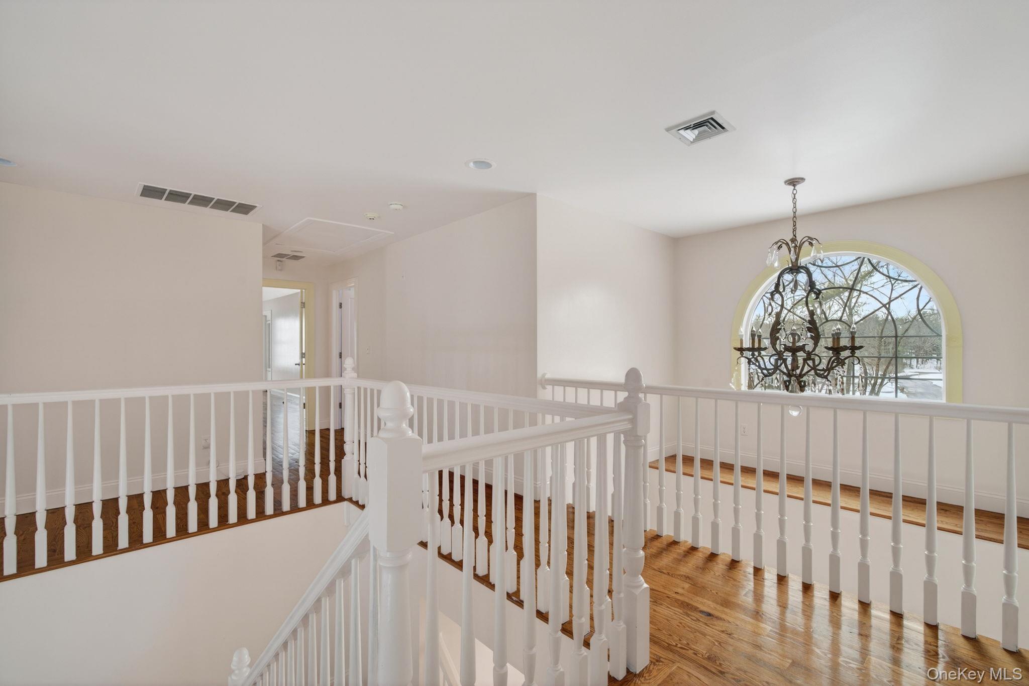 30 Alison Court, Kingston, NY 12401