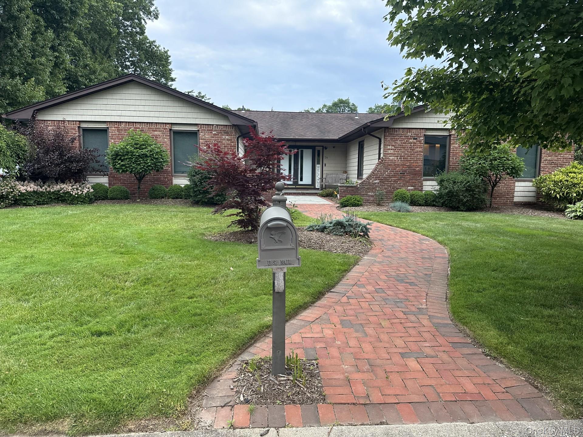 26 Julia Lane, East Northport, NY 11731