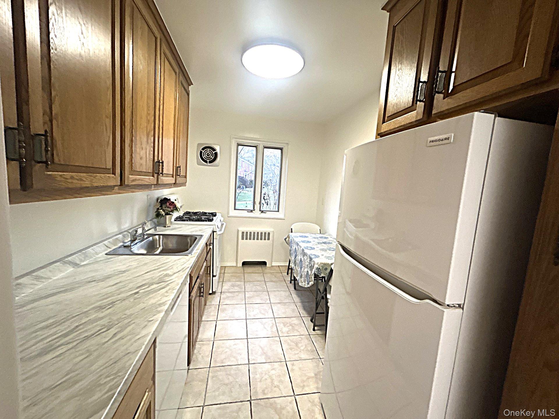 70 Lawrence Court # B, White Plains, NY 10603