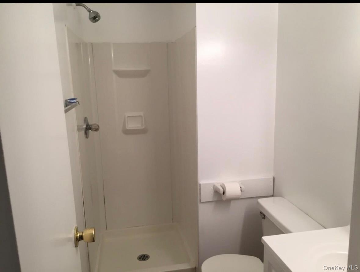 206 W Broadway, Port Jefferson, NY 11777