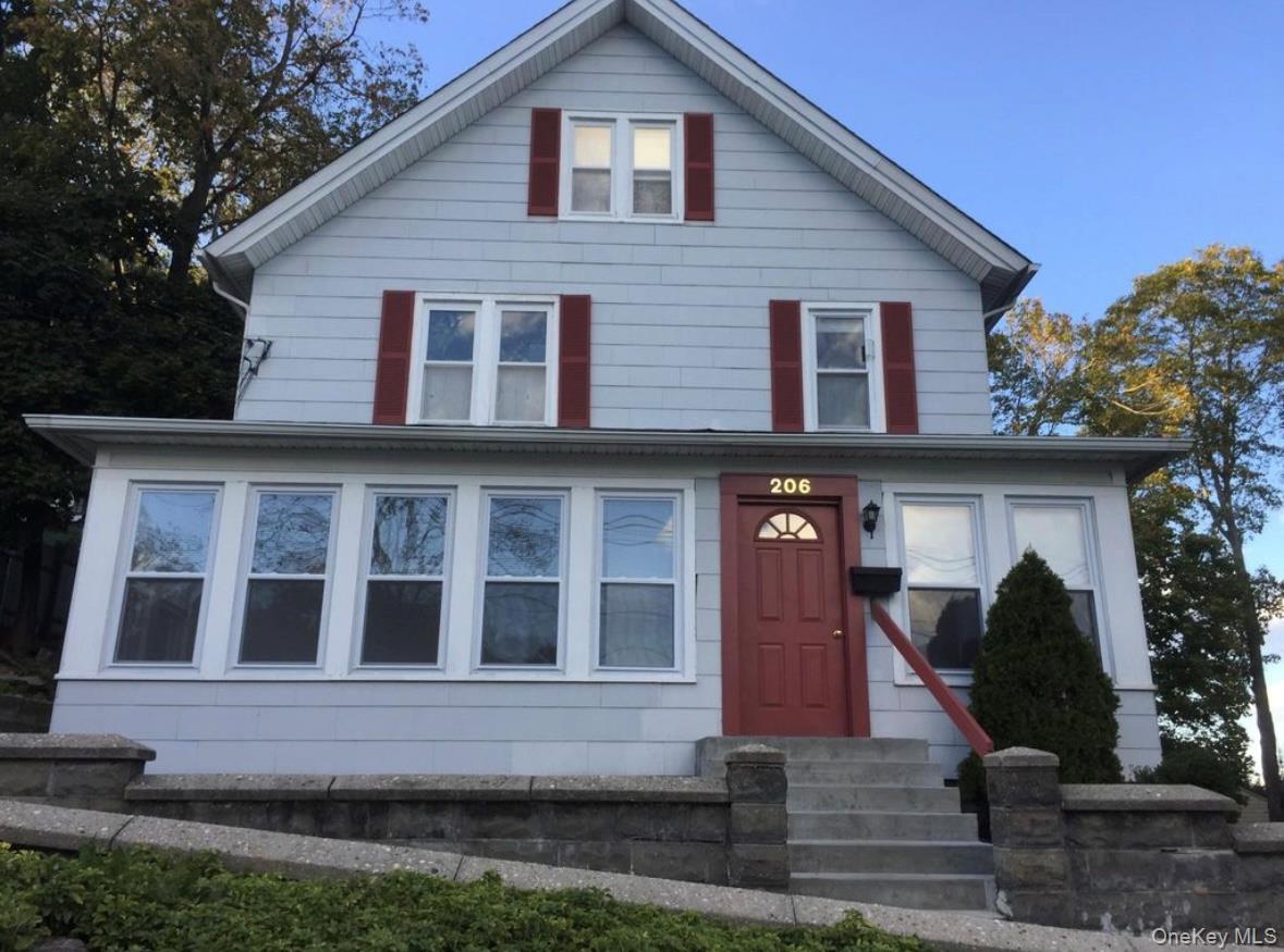 206 W Broadway, Port Jefferson, NY 11777