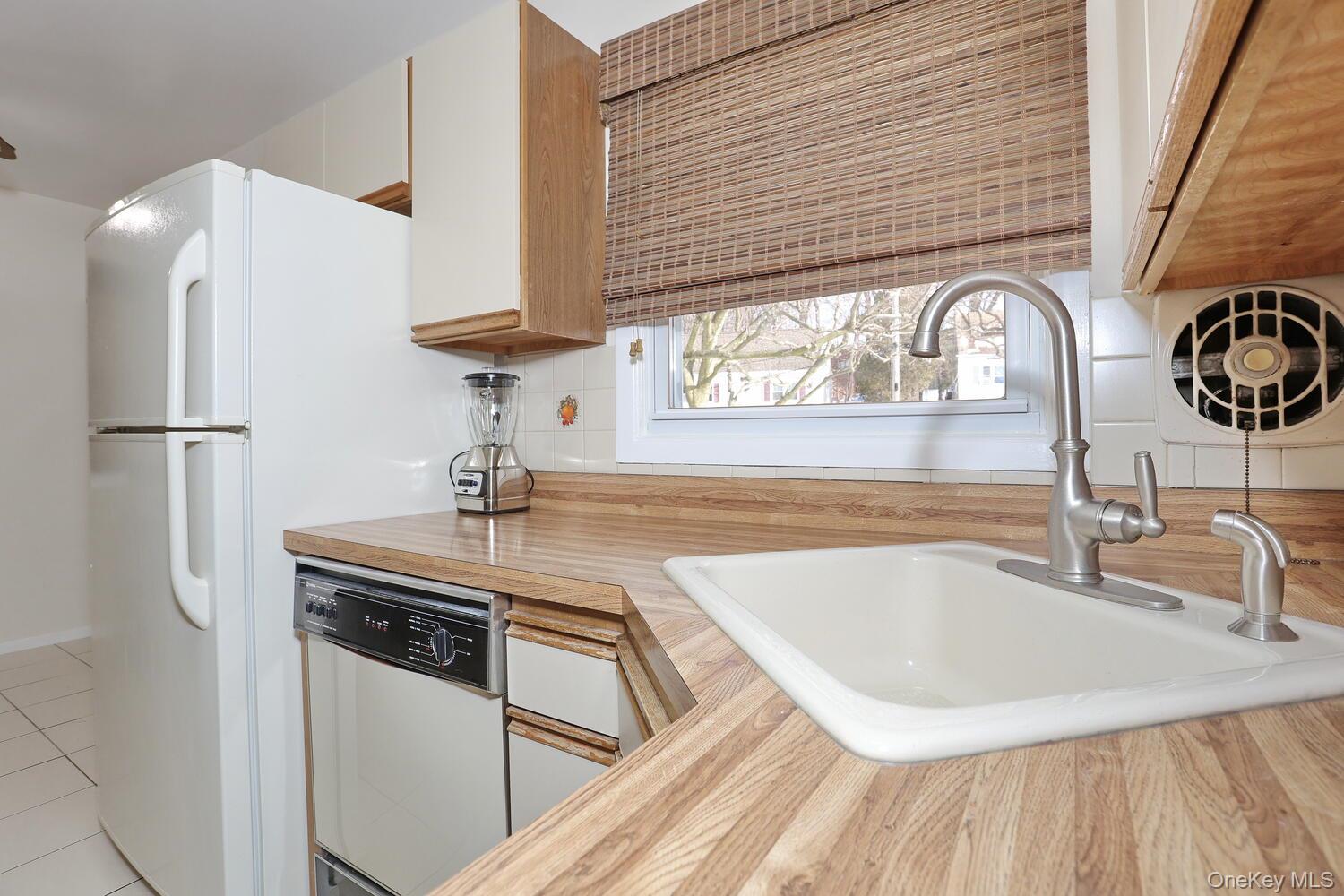 64 S Hillside Place, Elmsford, NY 10523