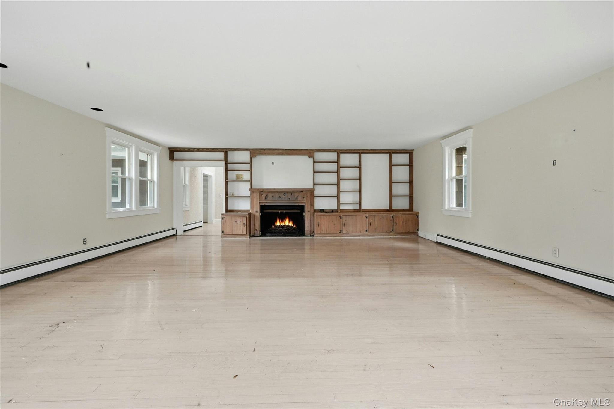 54 Cove Road, Huntington, NY 11743