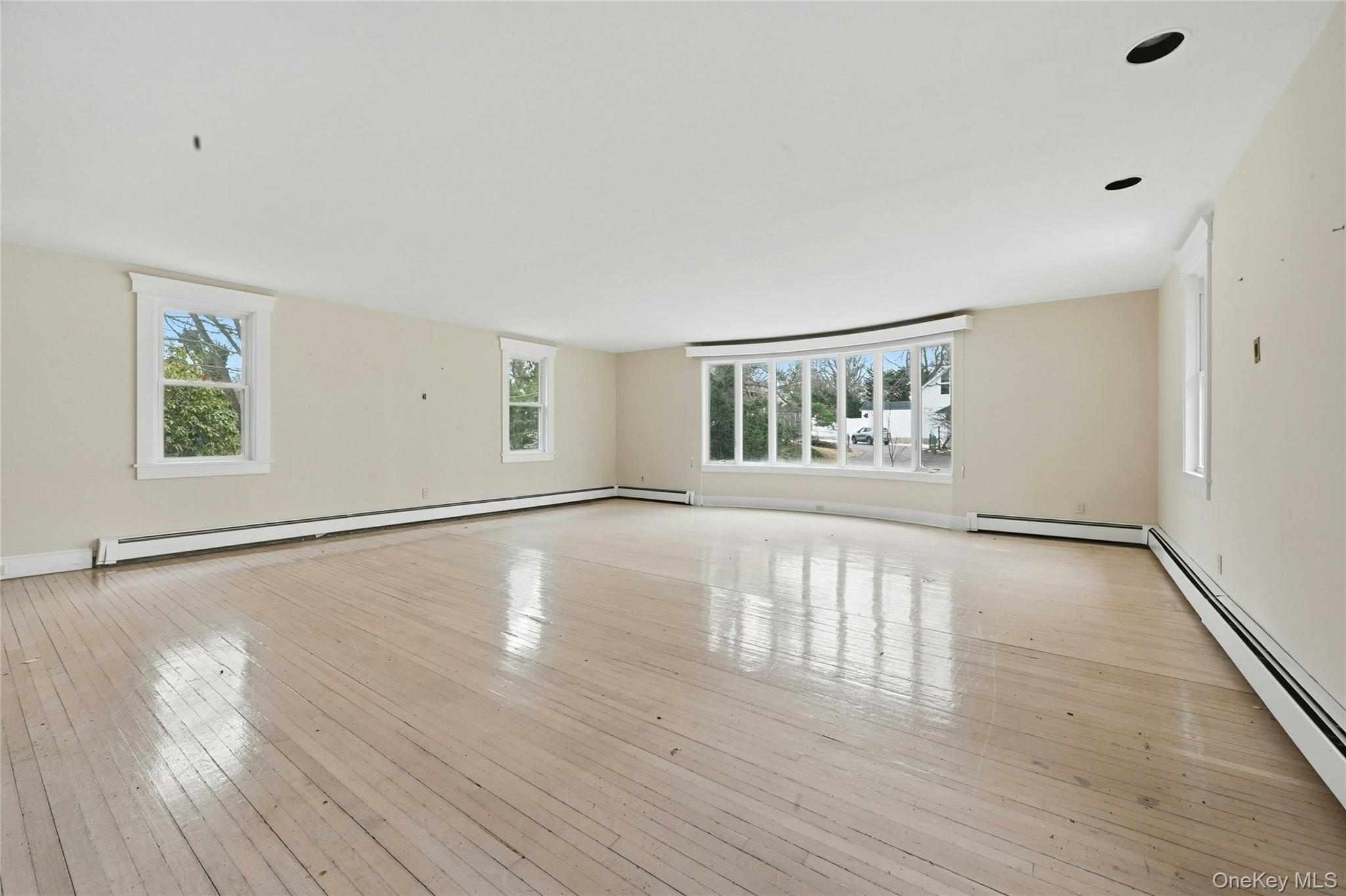 54 Cove Road, Huntington, NY 11743