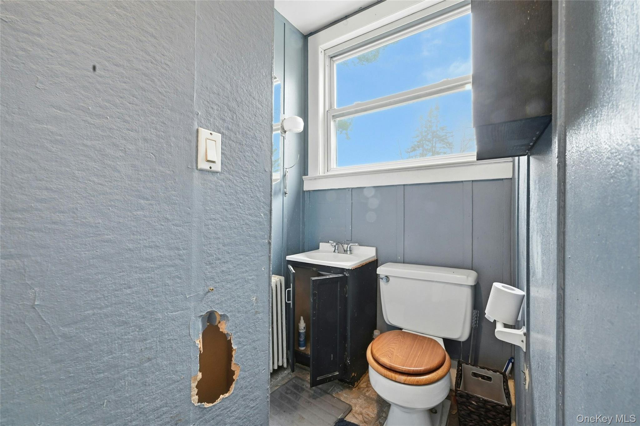 54 Cove Road, Huntington, NY 11743