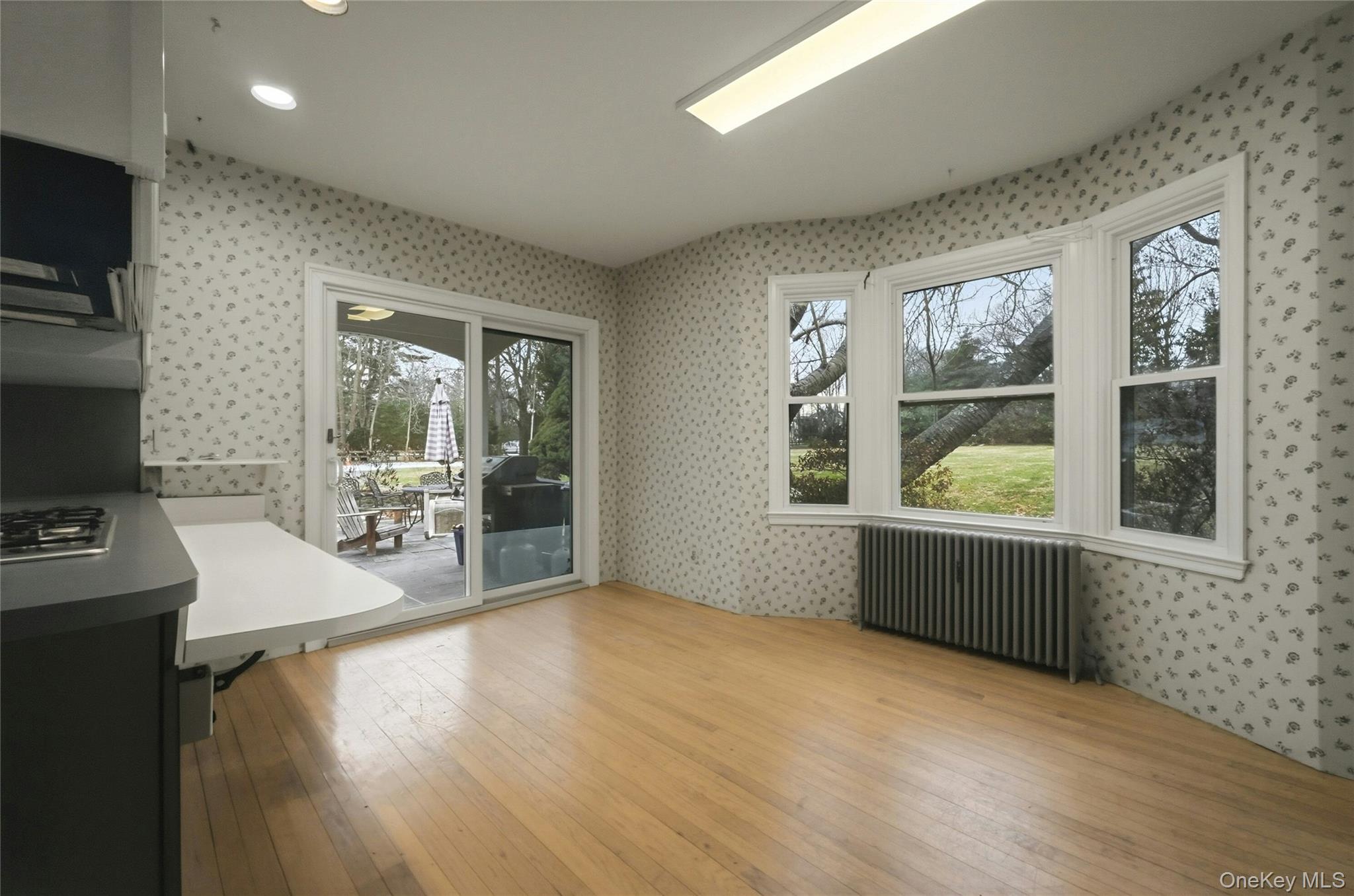 54 Cove Road, Huntington, NY 11743