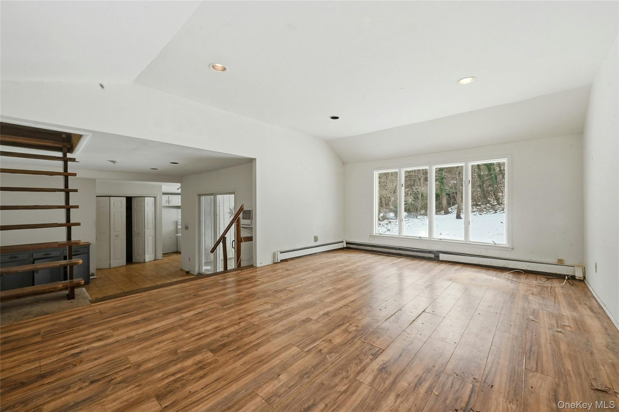 54 Cove Road, Huntington, NY 11743