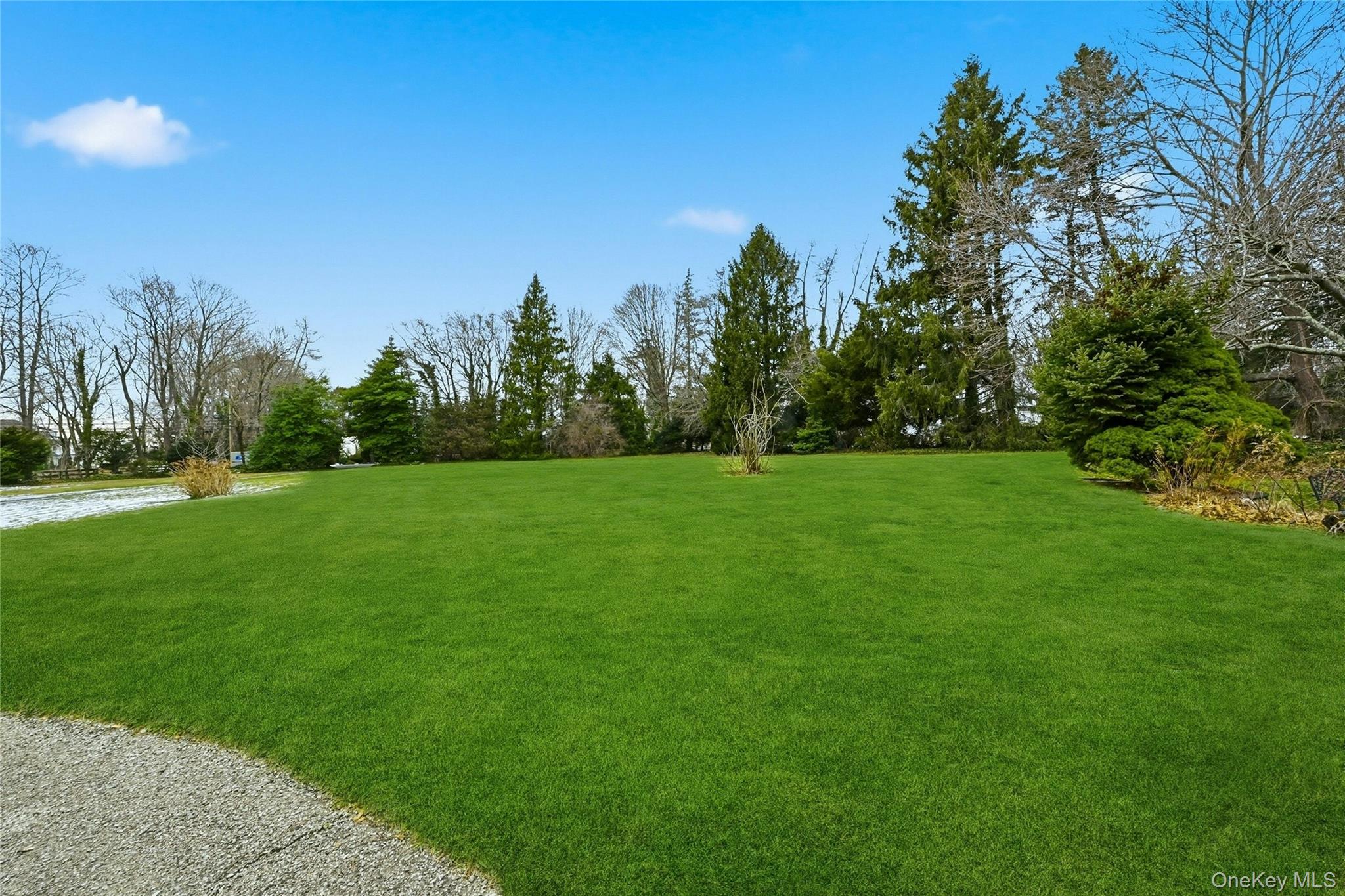 54 Cove Road, Huntington, NY 11743