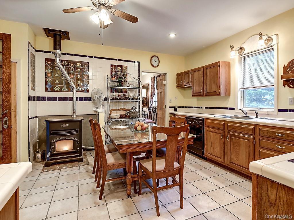 39 State Route 211, Cuddebackville, NY 12729