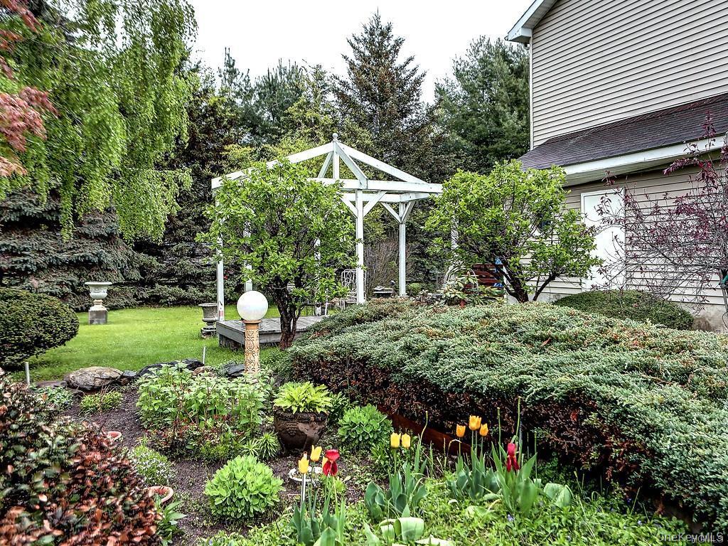 39 State Route 211, Cuddebackville, NY 12729