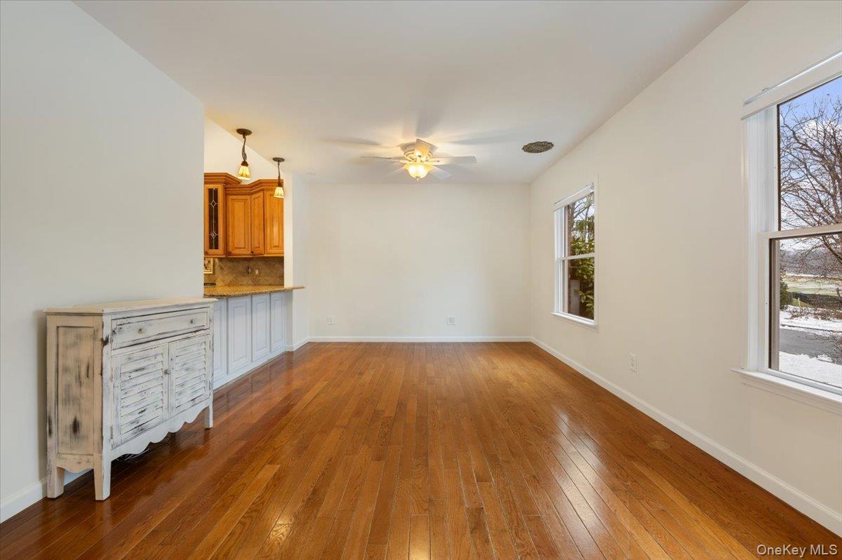 33 Fleets Cove Road, Huntington, NY 11743