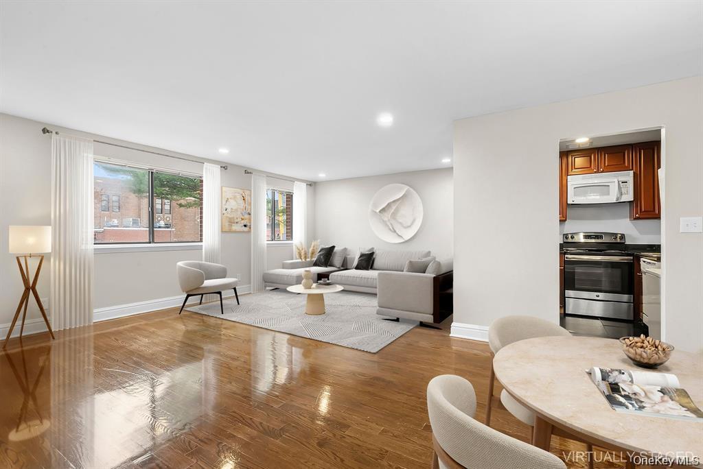 140 Mcglynn Place, Cedarhurst, NY 11516