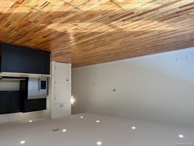 50 Sintsink Drive E # 6, Port Washington, NY 11050