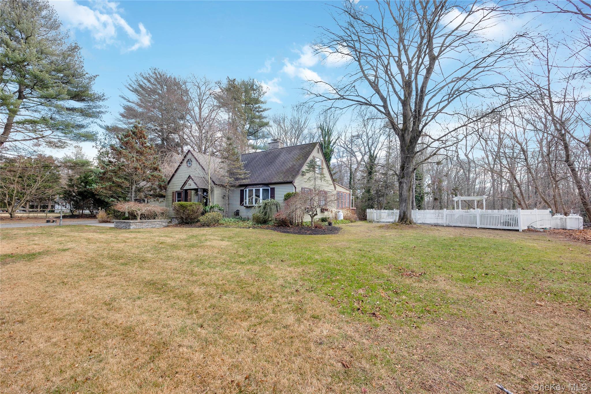 12 Summerset Drive, Smithtown, NY 11787